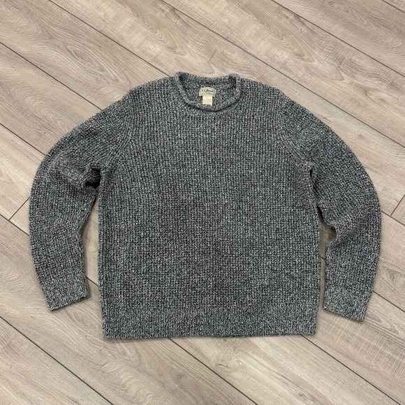 L.L. Bean Men's Heather Gray Crewneck Knit Sweater, size Large-Regular - Picture 5 of 9